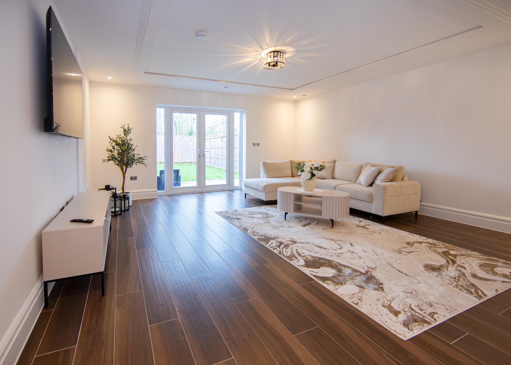 Beautiful 5 Bed House - Close to Windsor Castle!5