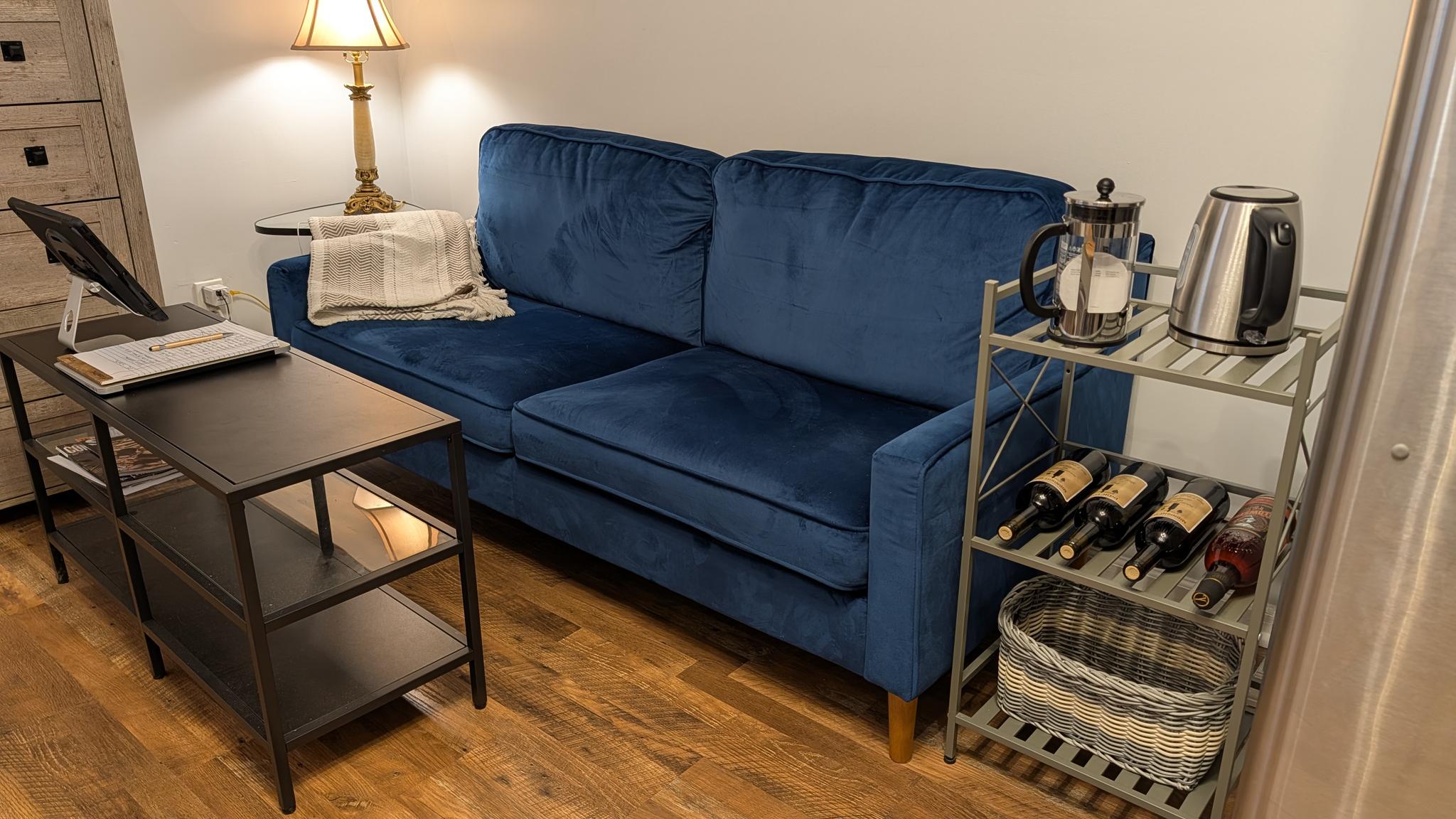 Grove Studio with Private Backyard5