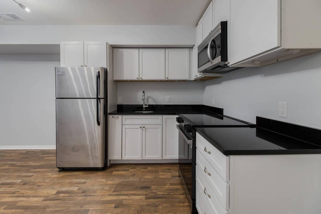 Grove Studio with Private Backyard6