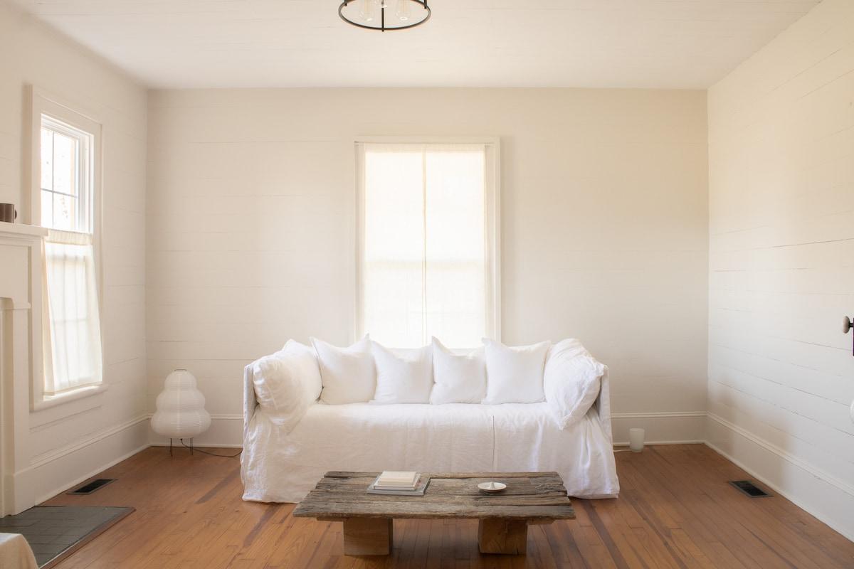 Wabi Sabi Room 1 Twin Mattress - 20 min to Winston