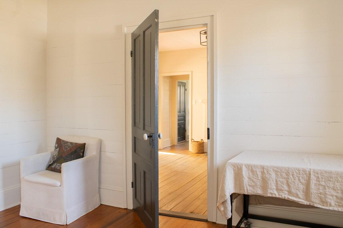 Wabi Sabi Room 1 Twin Mattress - 20 min to Winston6