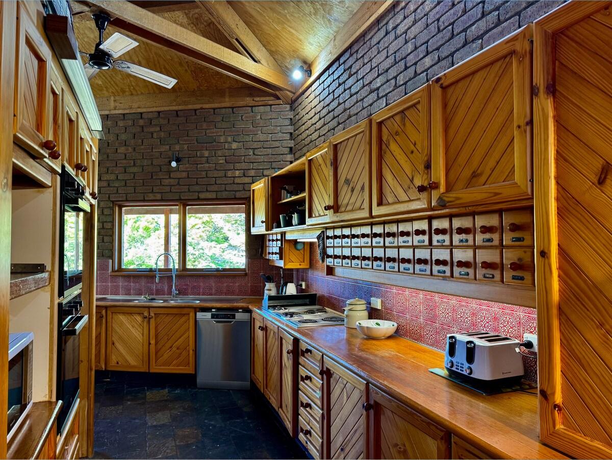 Upsandowns - 7 bedrooms with Pool, Spa and Sauna6