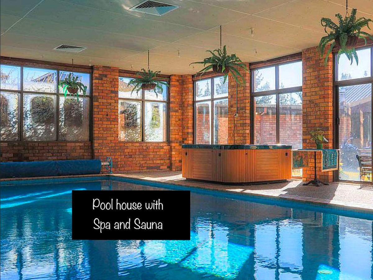 Upsandowns - 7 bedrooms with Pool, Spa and Sauna2