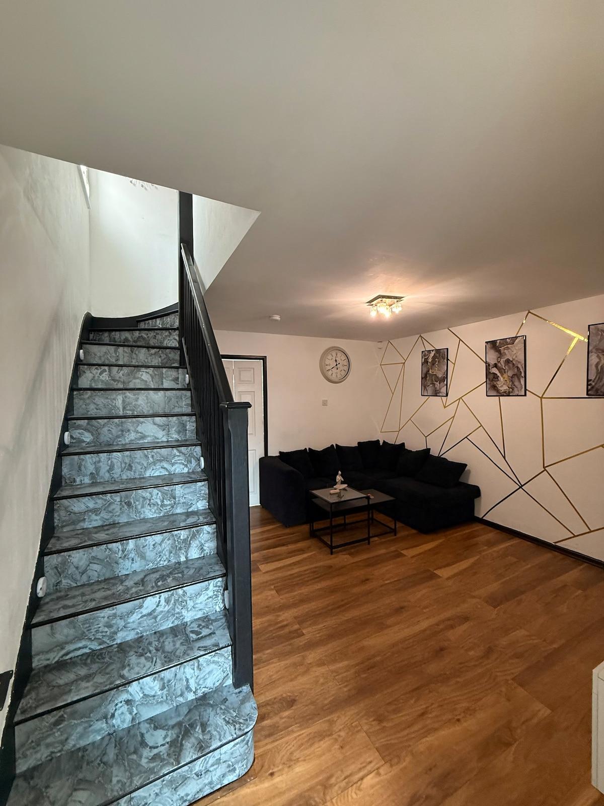 House in Manchester MVS' Snug Urban Hideaway3