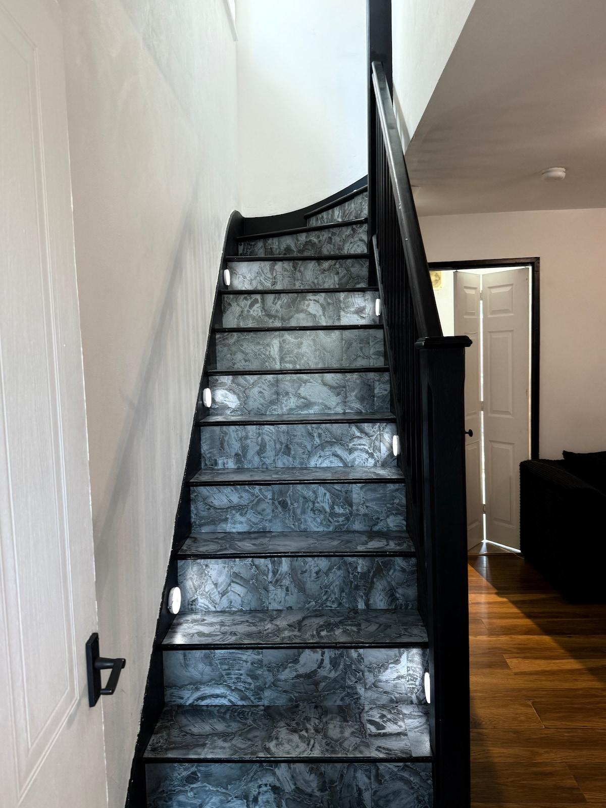 House in Manchester MVS' Snug Urban Hideaway5