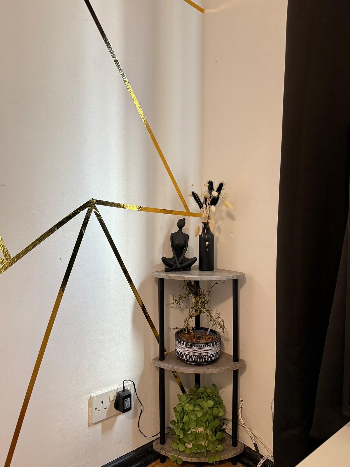 House in Manchester MVS' Snug Urban Hideaway6