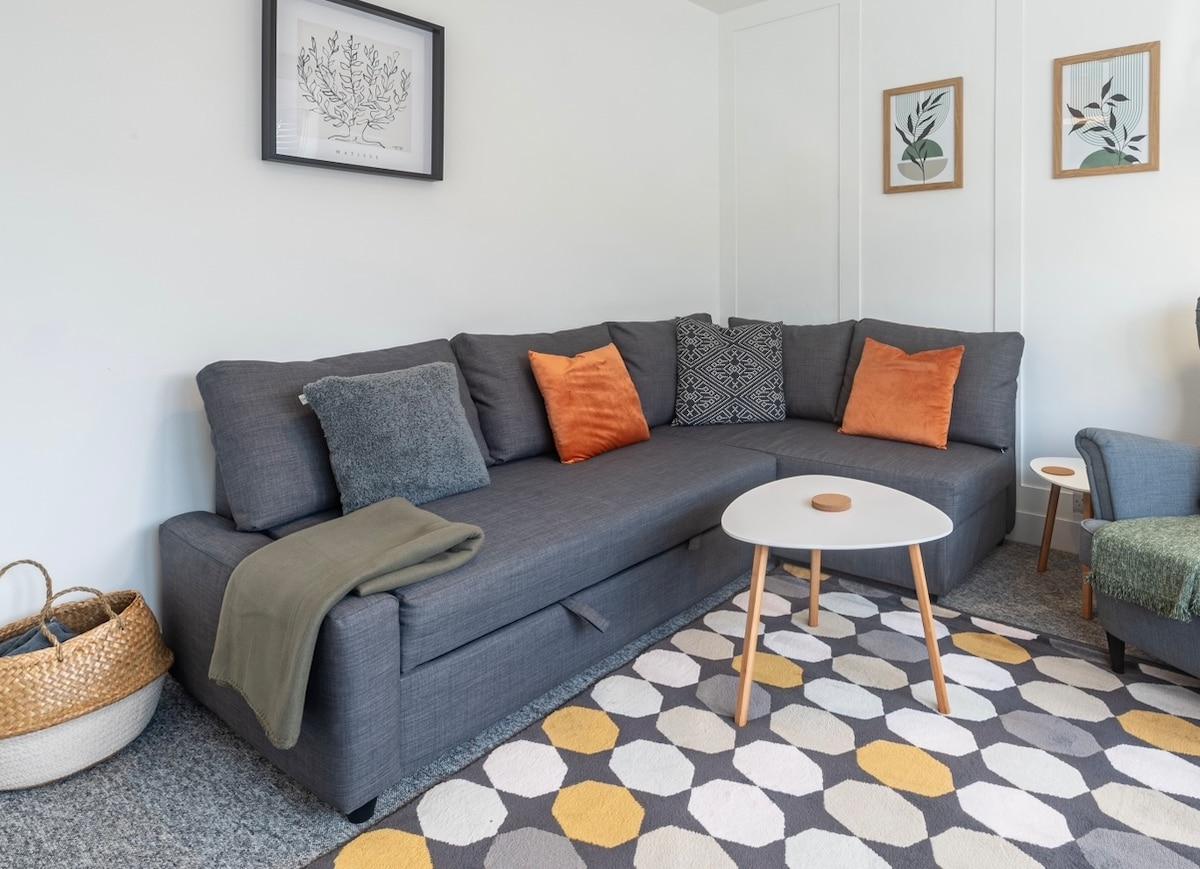 Briants, for Families & Contractors - Free Parking4
