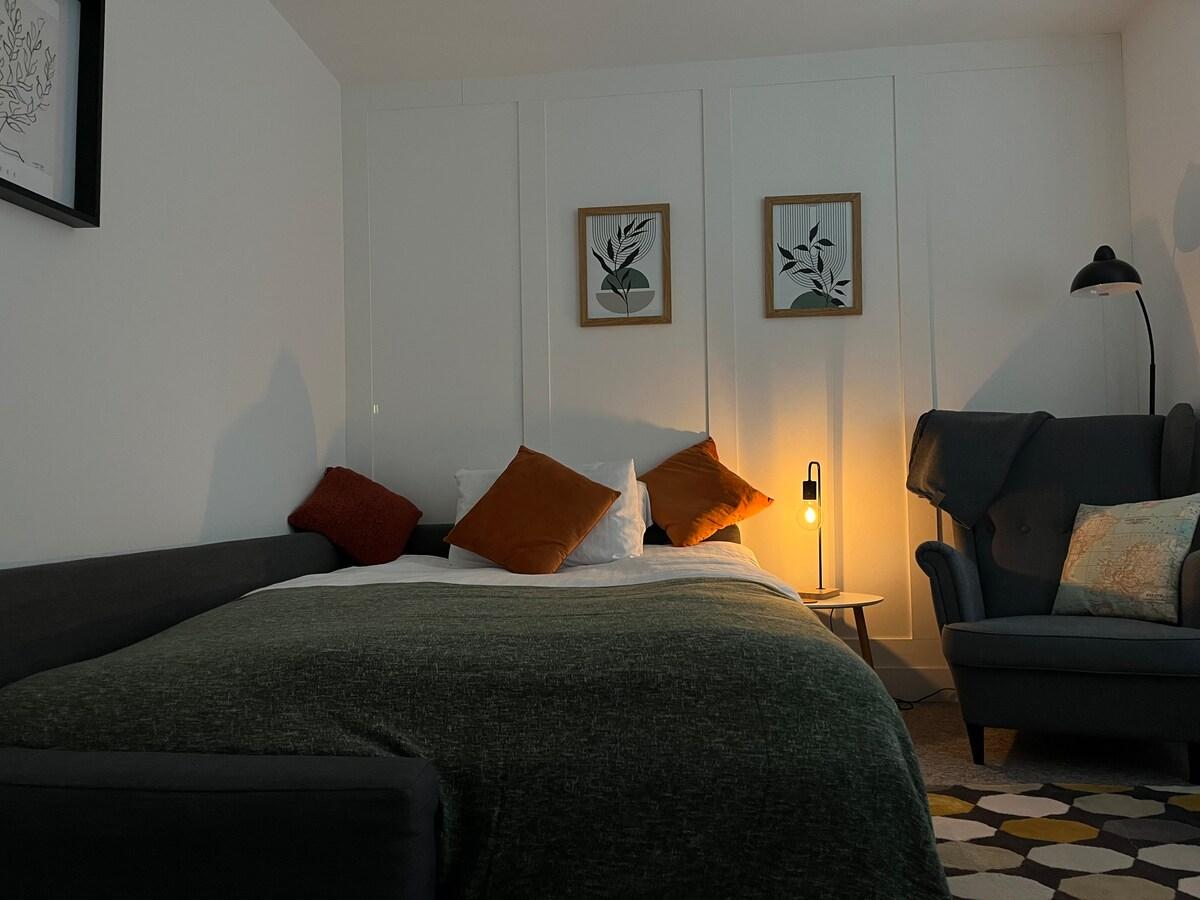 Briants, for Families & Contractors - Free Parking6