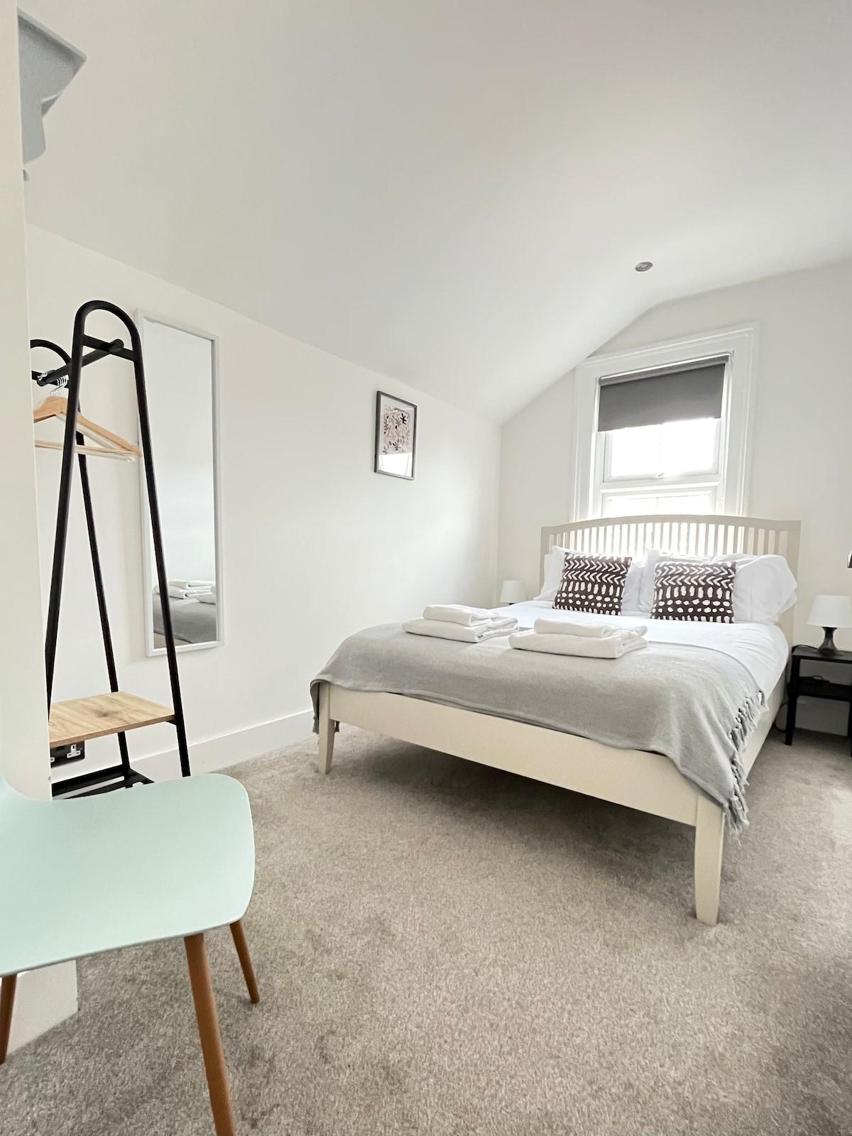 Stylish Caversham Town-House Free Parking & Garden6