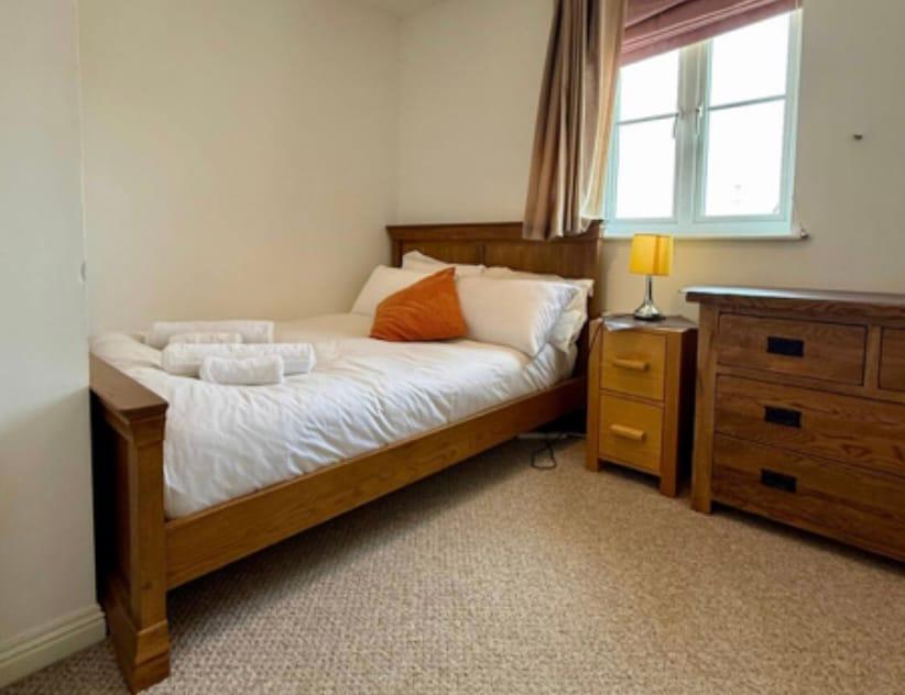 Marlow Town-House Contractors & Families Welcome6
