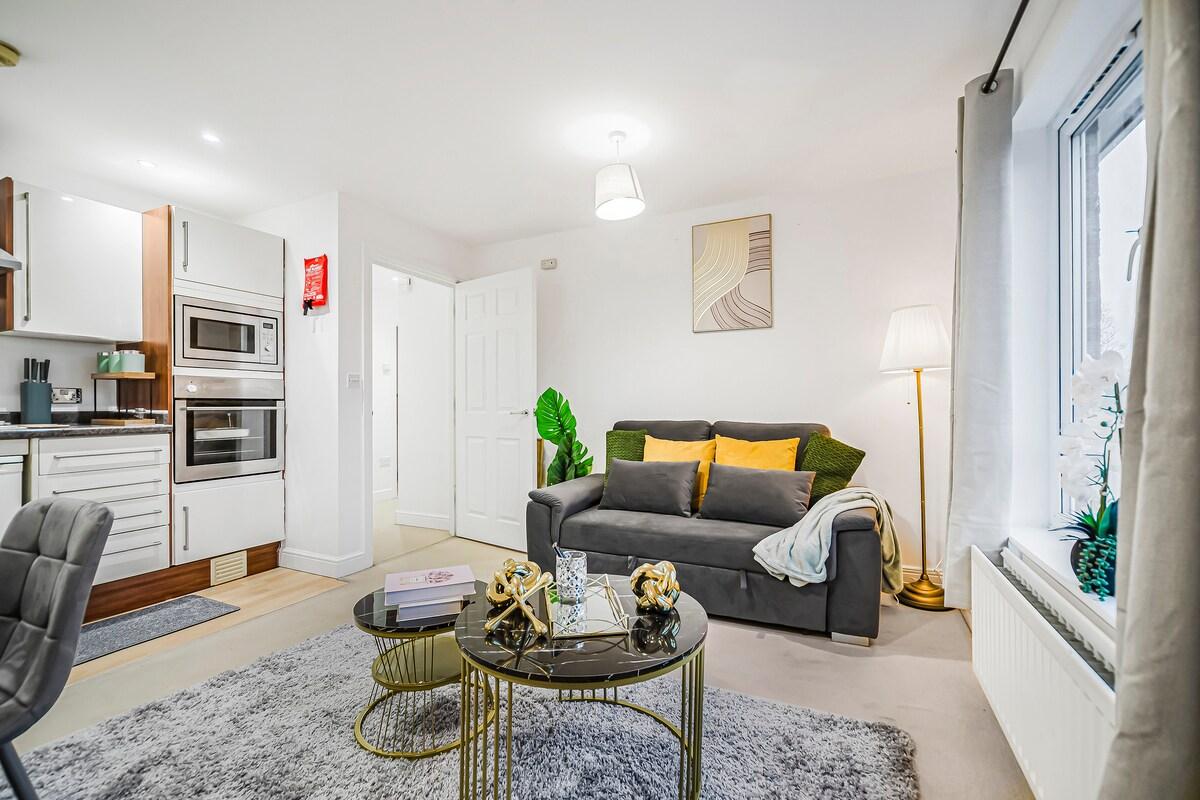 The Cosy Spot- Contractor Friendly- Free Parking3