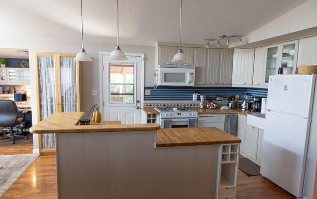 New! Charming Home in Carmichael with Pool & Patio5