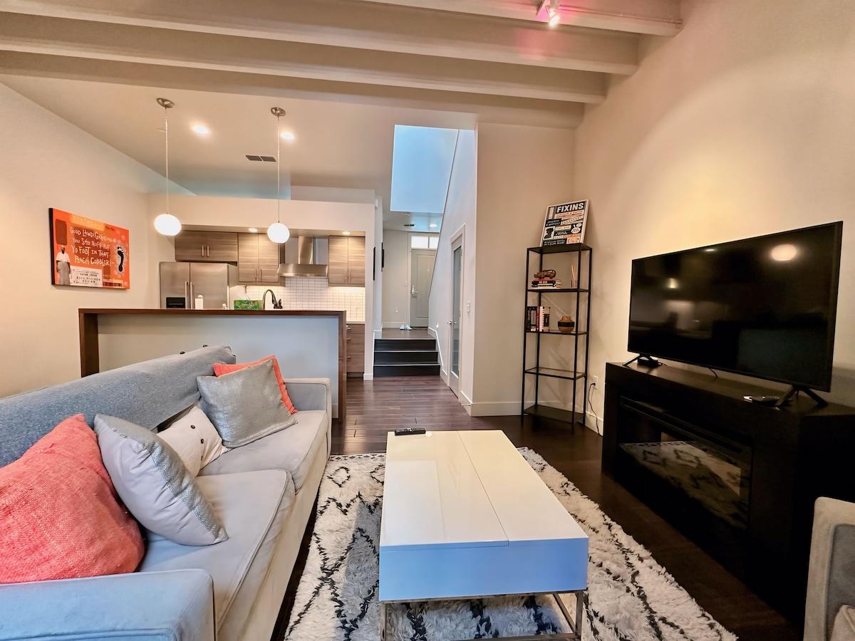 Gorgeous 2BR by Midtown-Near Bars and Restaurants2