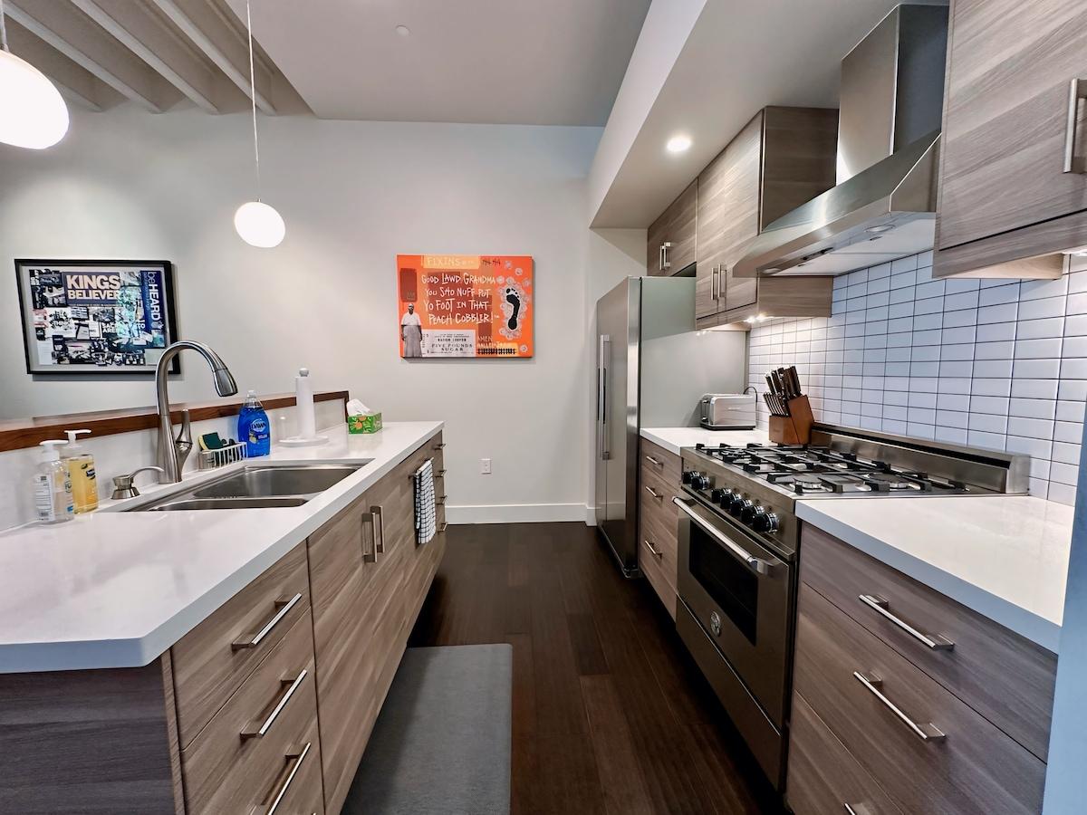 Gorgeous 2BR by Midtown-Near Bars and Restaurants4