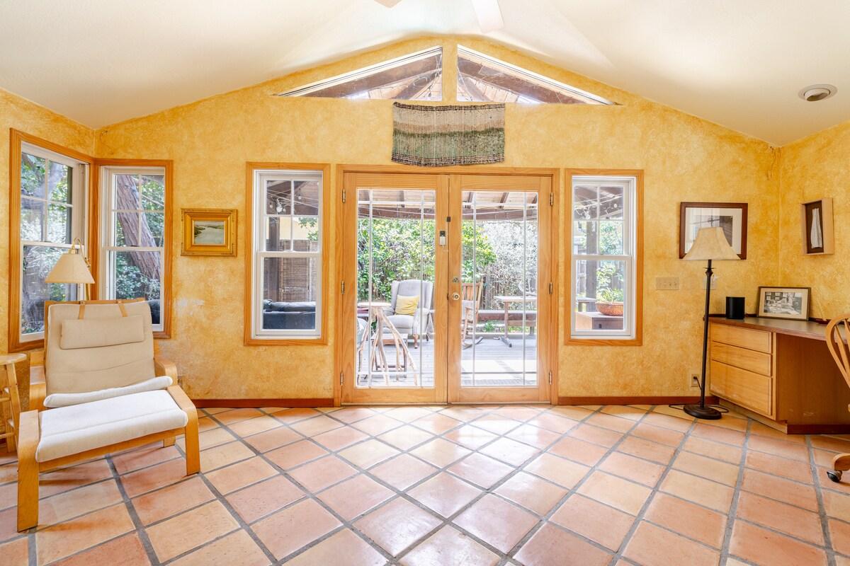 Central Location | Home w/Pool 5 min UC Davis & DT4