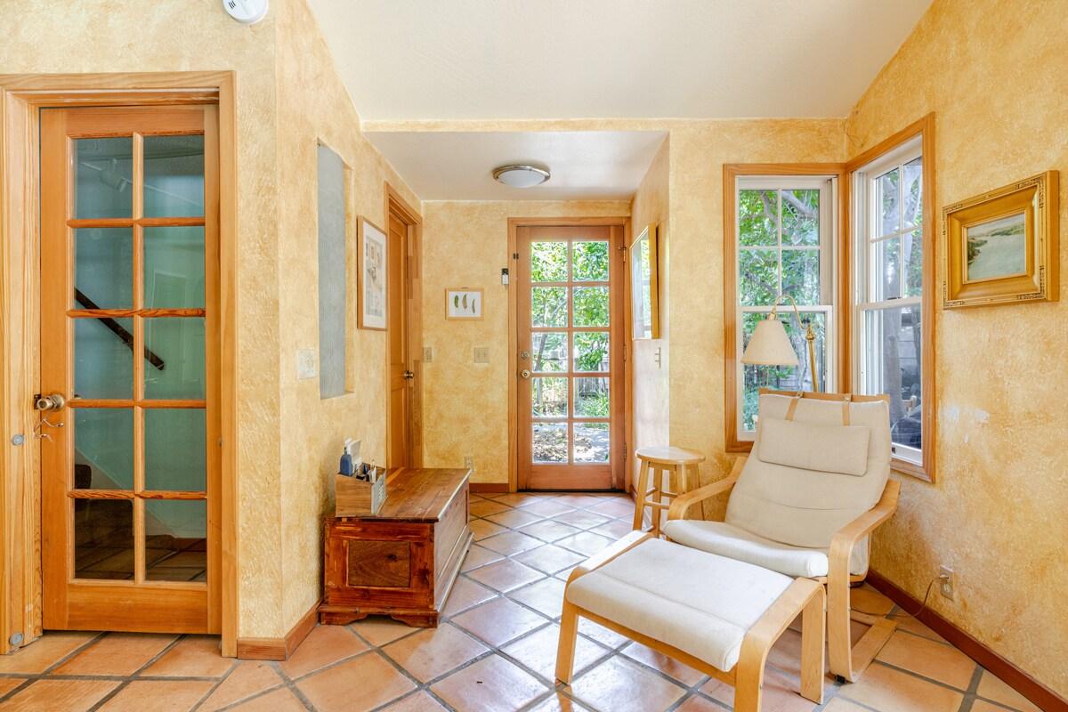 Central Location | Home w/Pool 5 min UC Davis & DT5