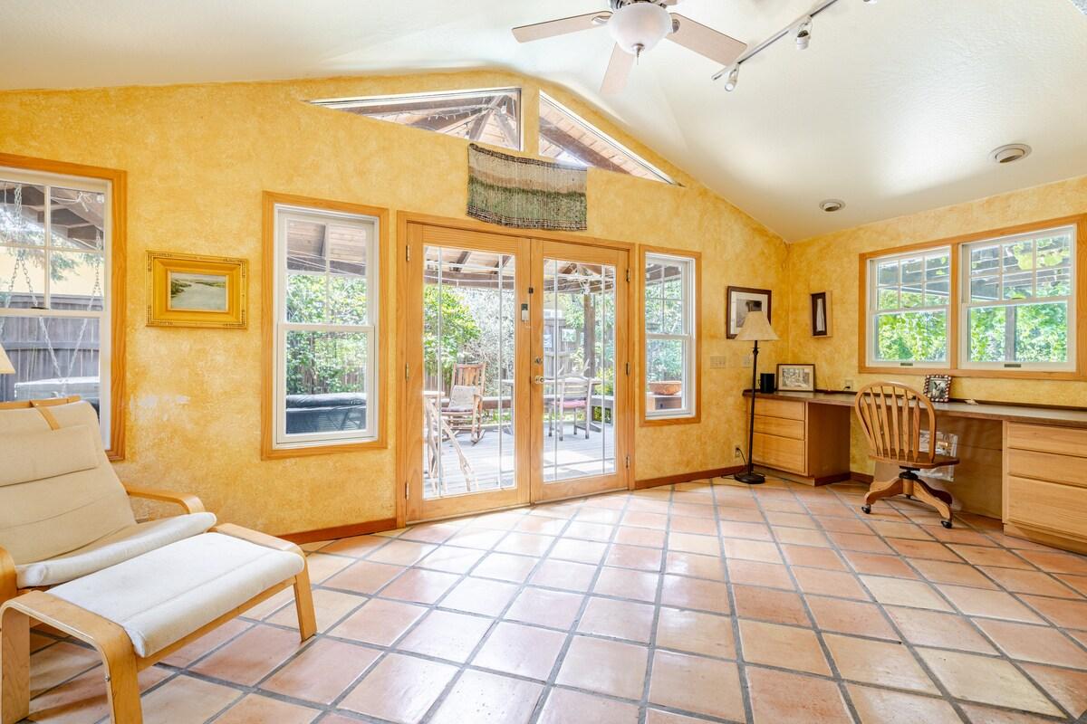 Central Location | Home w/Pool 5 min UC Davis & DT6