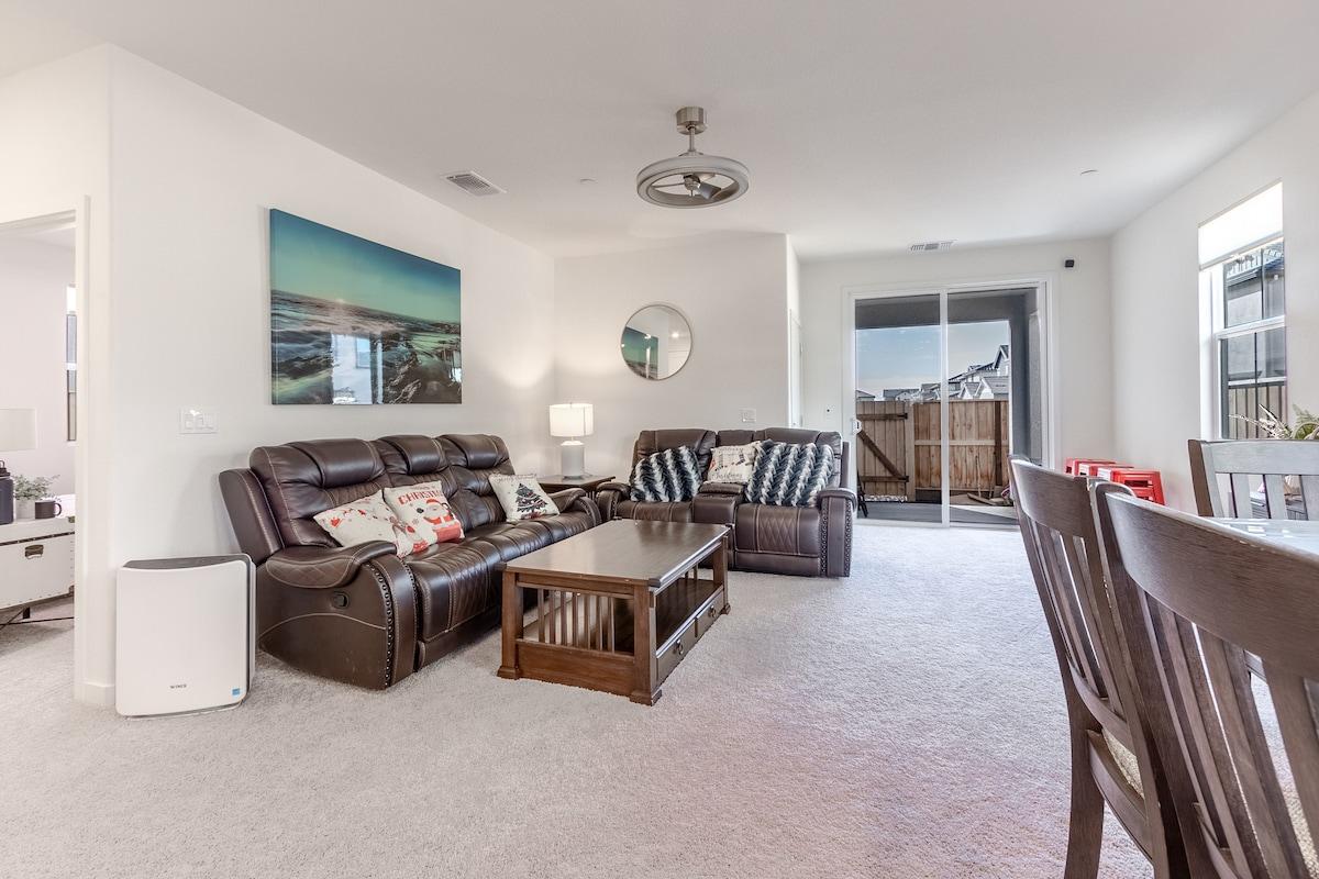 New! Beautiful Quiet Elk Grove Home near Sky River4