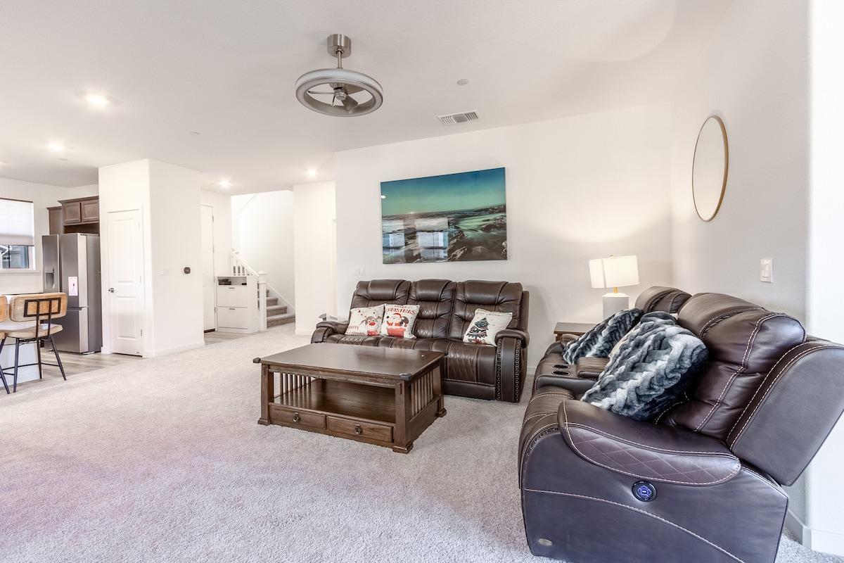 New! Beautiful Quiet Elk Grove Home near Sky River5