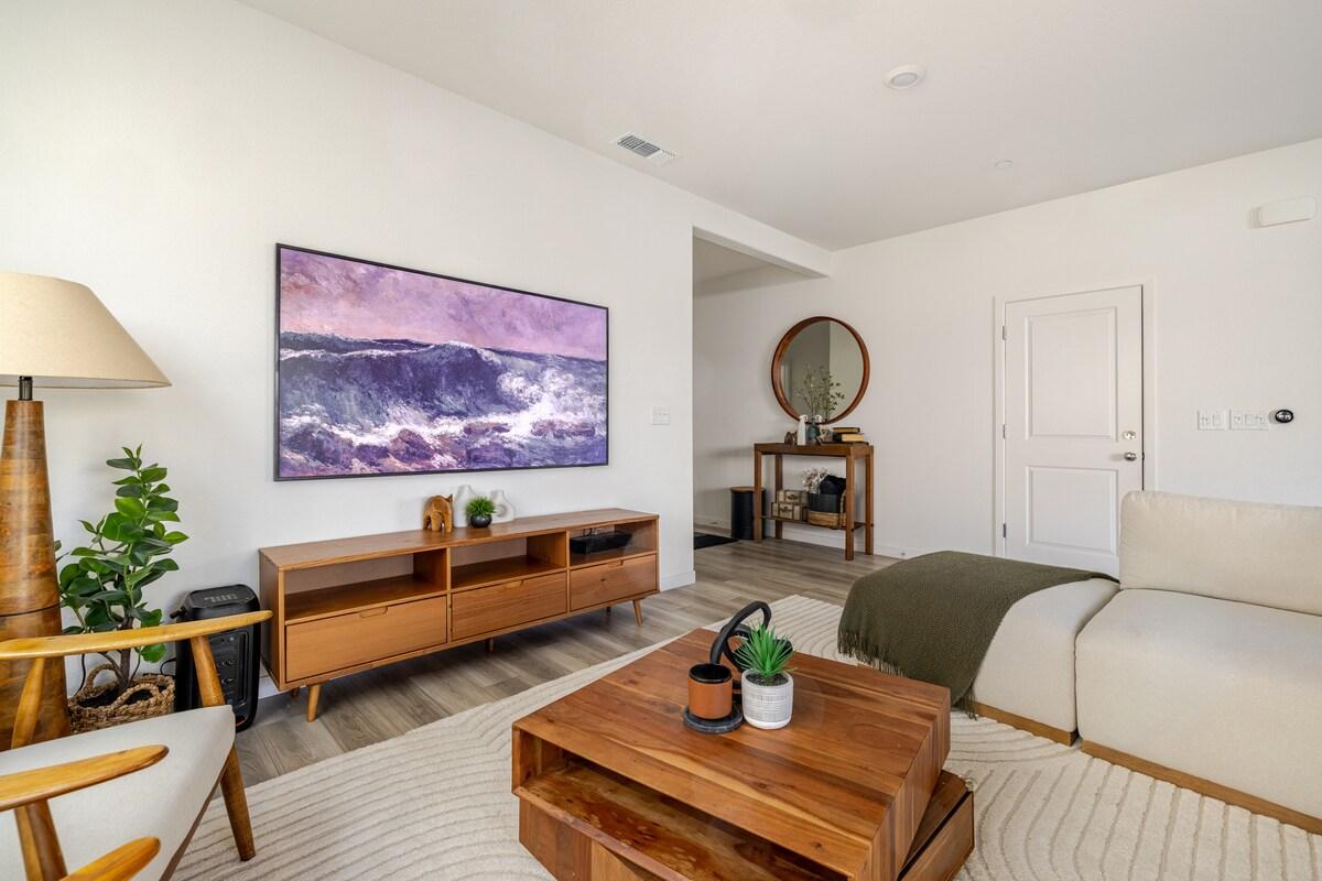 Luxury Home| 4 bed 3 Bath Retreat| Family-Friendly3