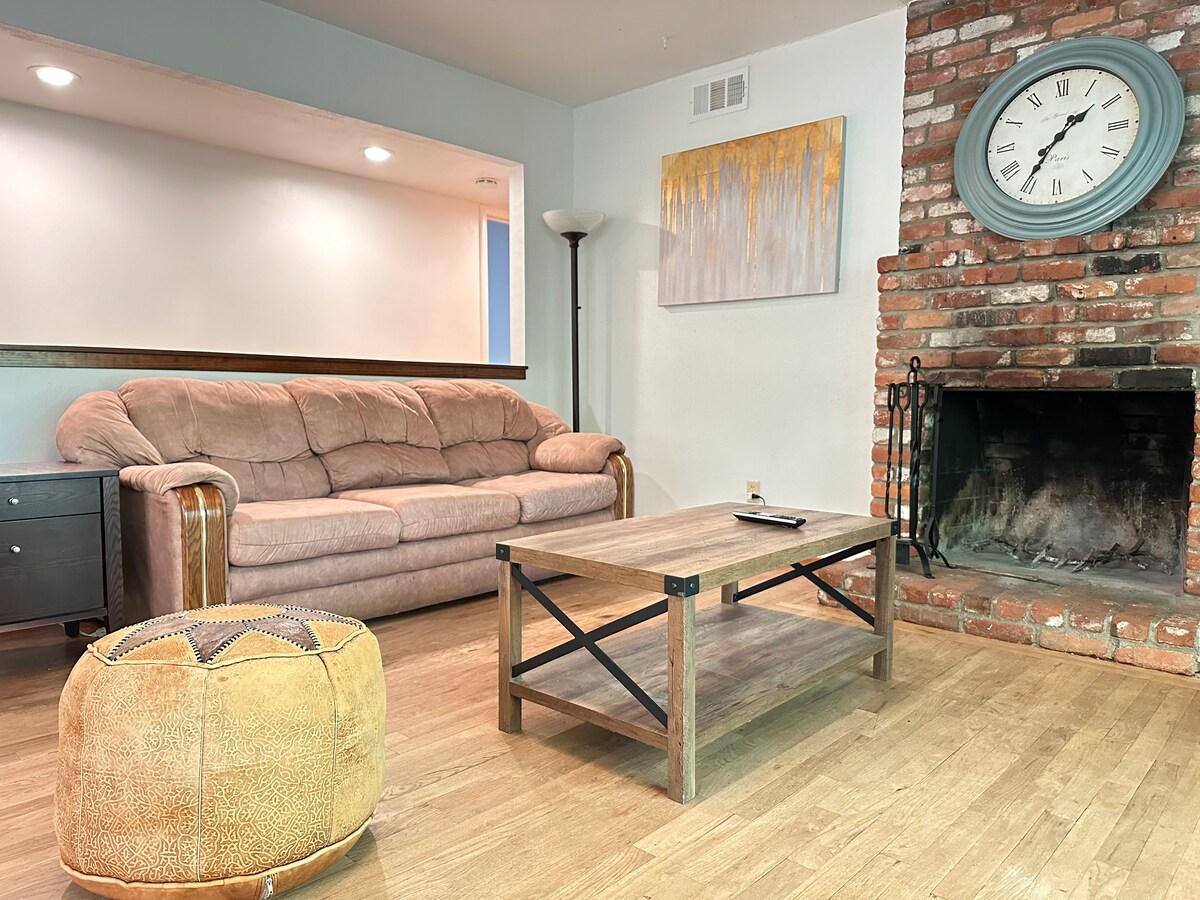 Central Location | 5 min from UC Davis & Downtown2