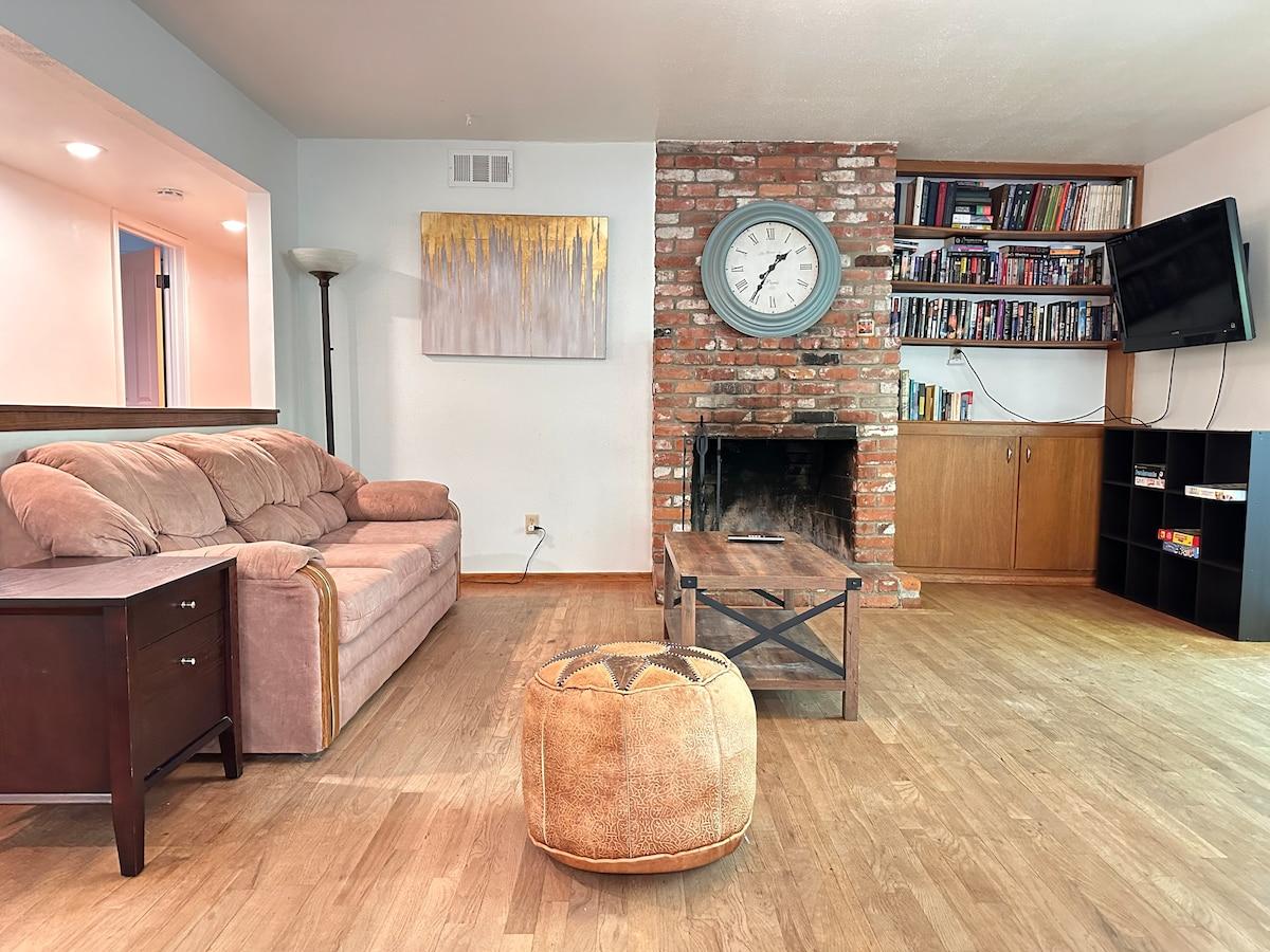 Central Location | 5 min from UC Davis & Downtown3