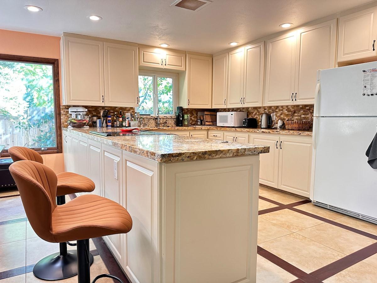 Central Location | 5 min from UC Davis & Downtown