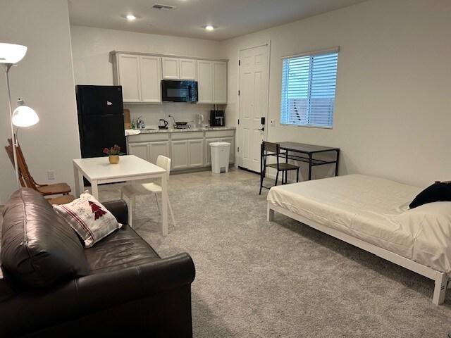 Private-Detached Home-10 min UC Davis for 4 People