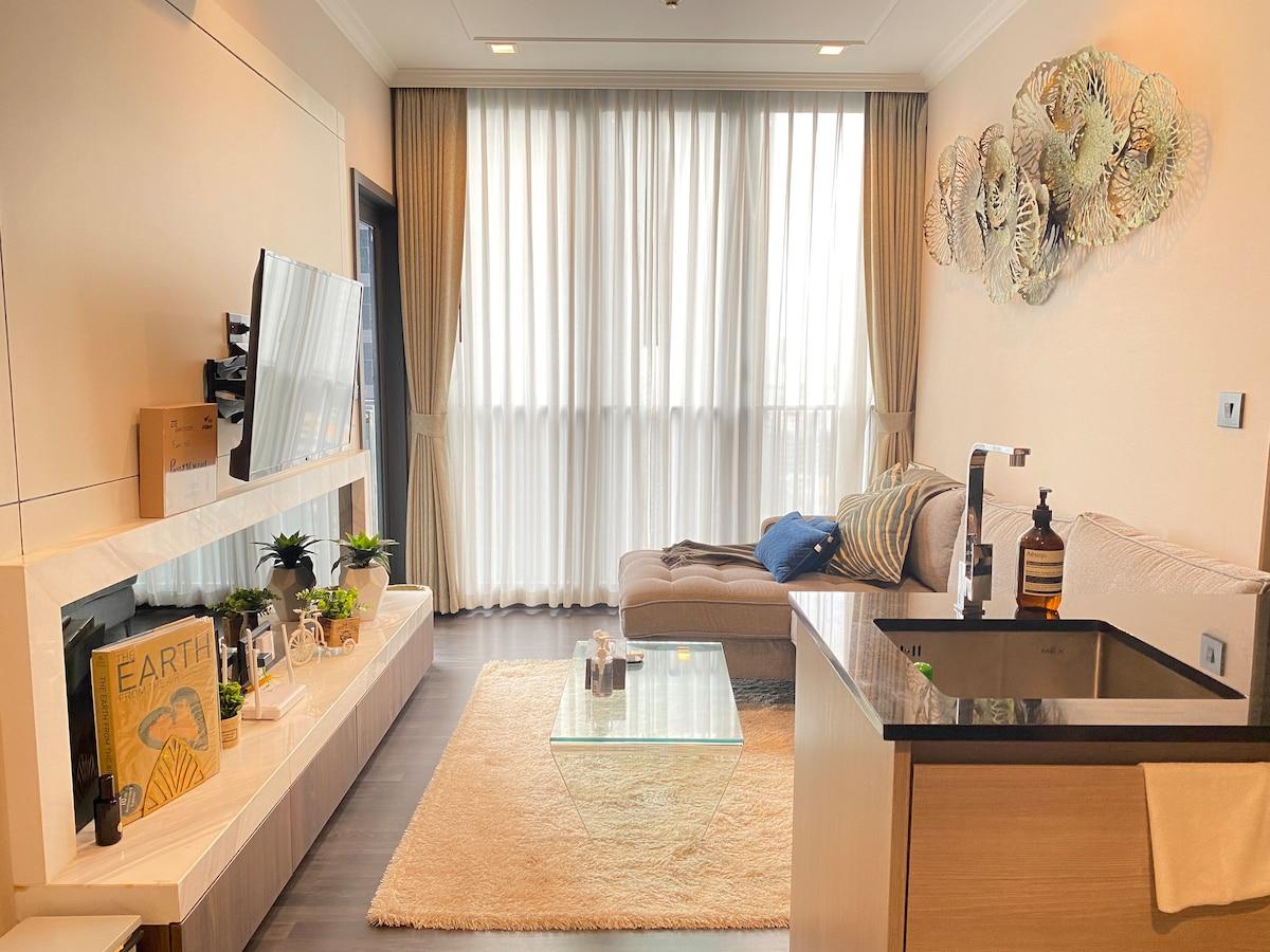 Luxury Condo in Central Bangkok walk to MRT & Shop4