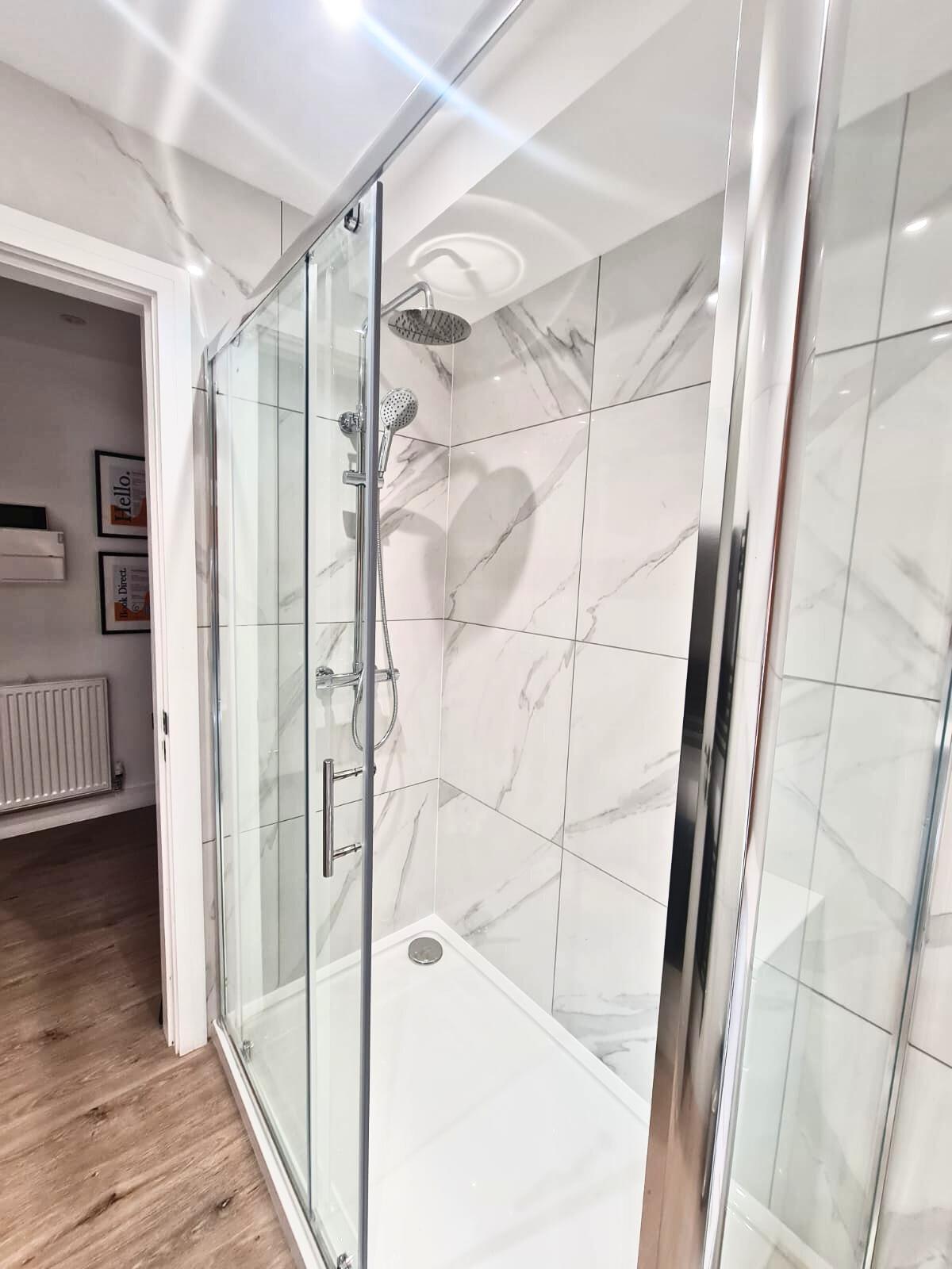 2 Bed Apartment | City Centre | Parking & WiFi5