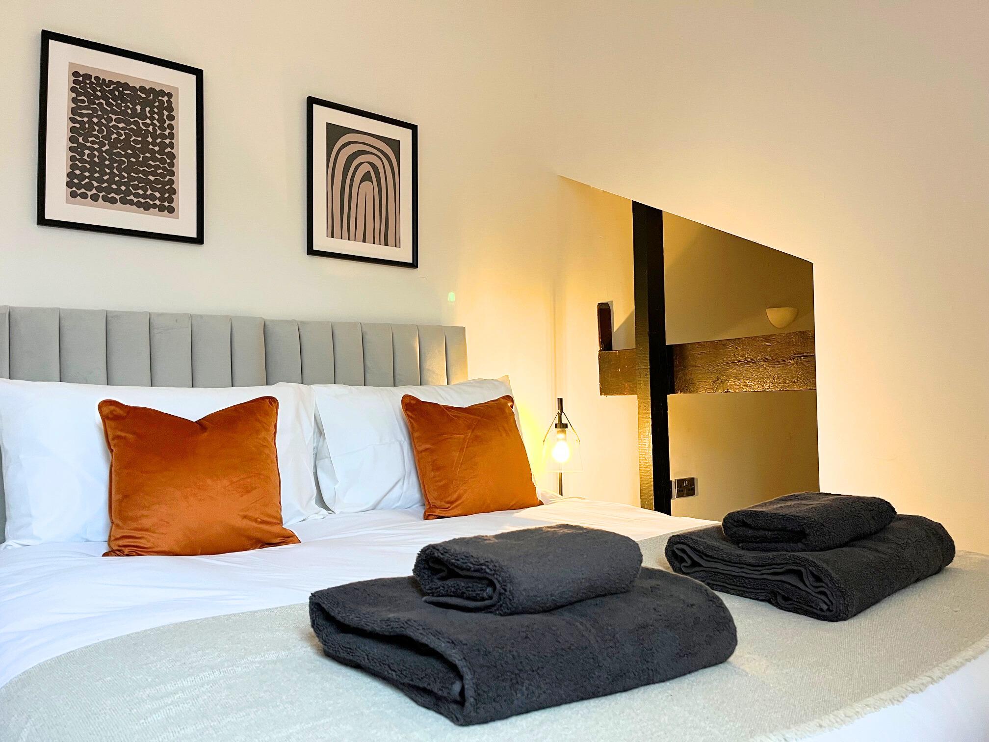 2 Bed Apartment | City Centre | Parking & WiFi