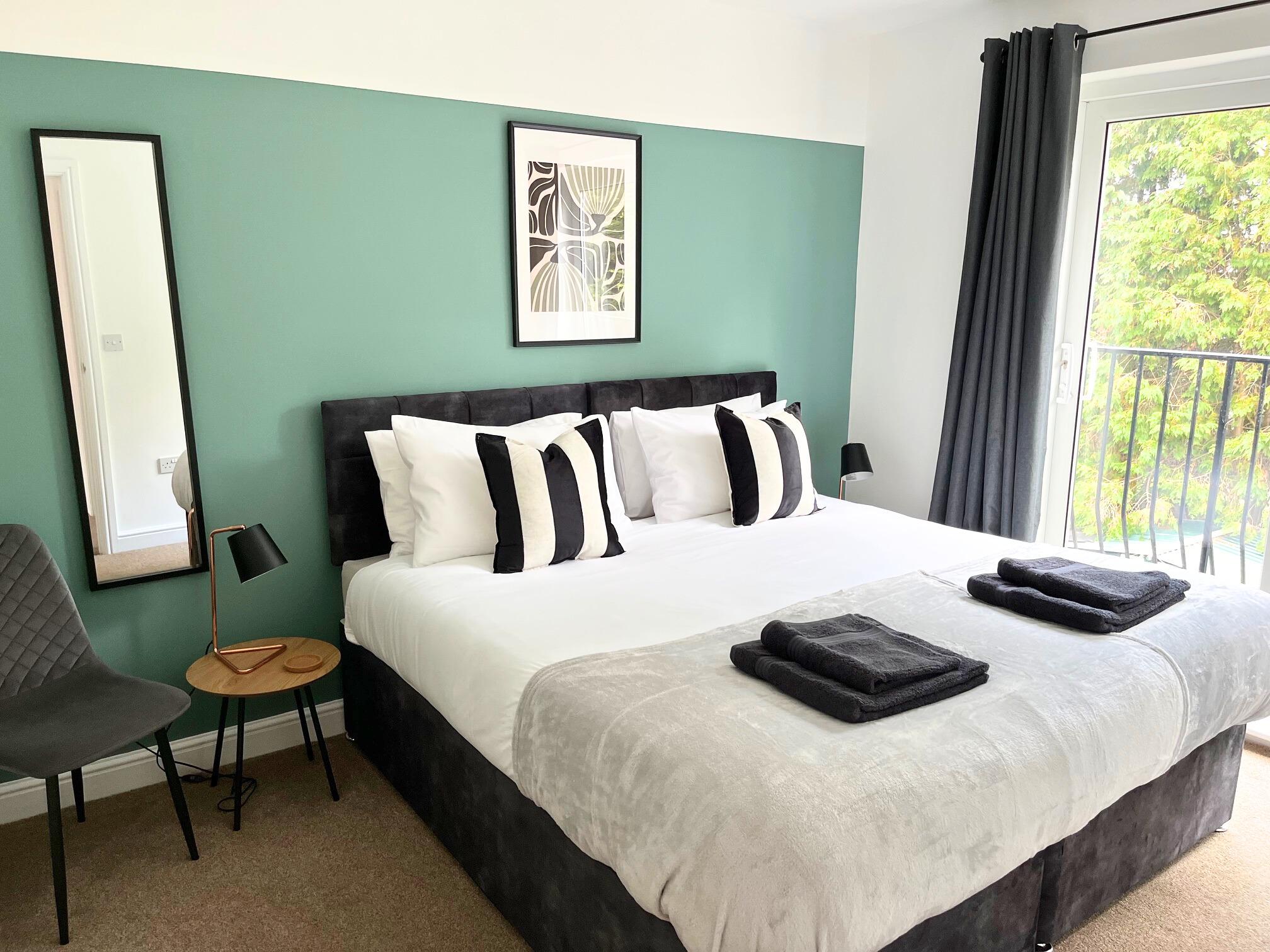 3-Bed Semi-Detached |Private Drive| Lincoln City1