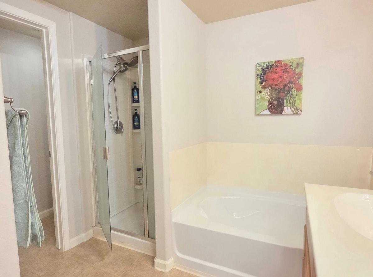 Cozy Elk Grove Condo |Private Room, Bath & Balcony4