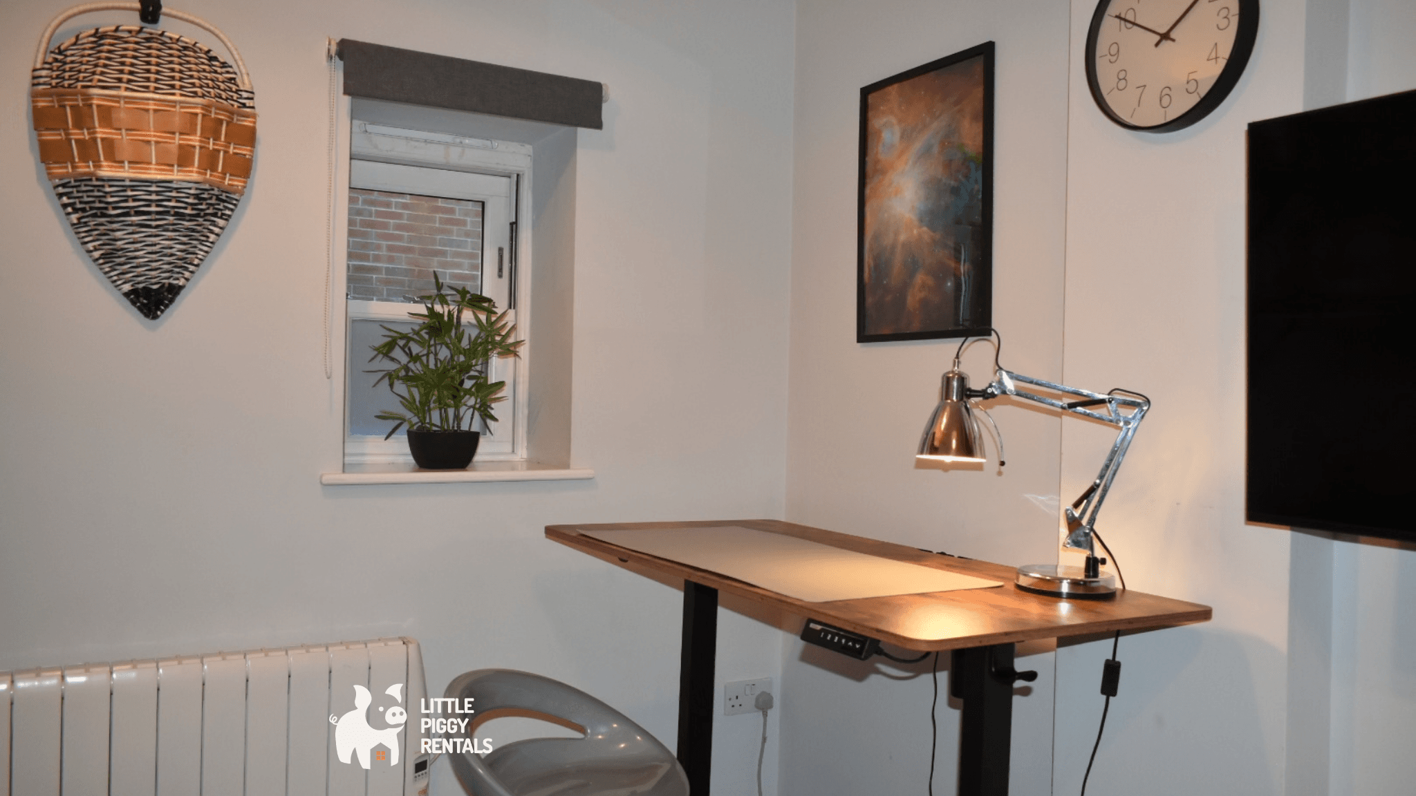 Charming 1-Bed with Private Parking & Full Bath6