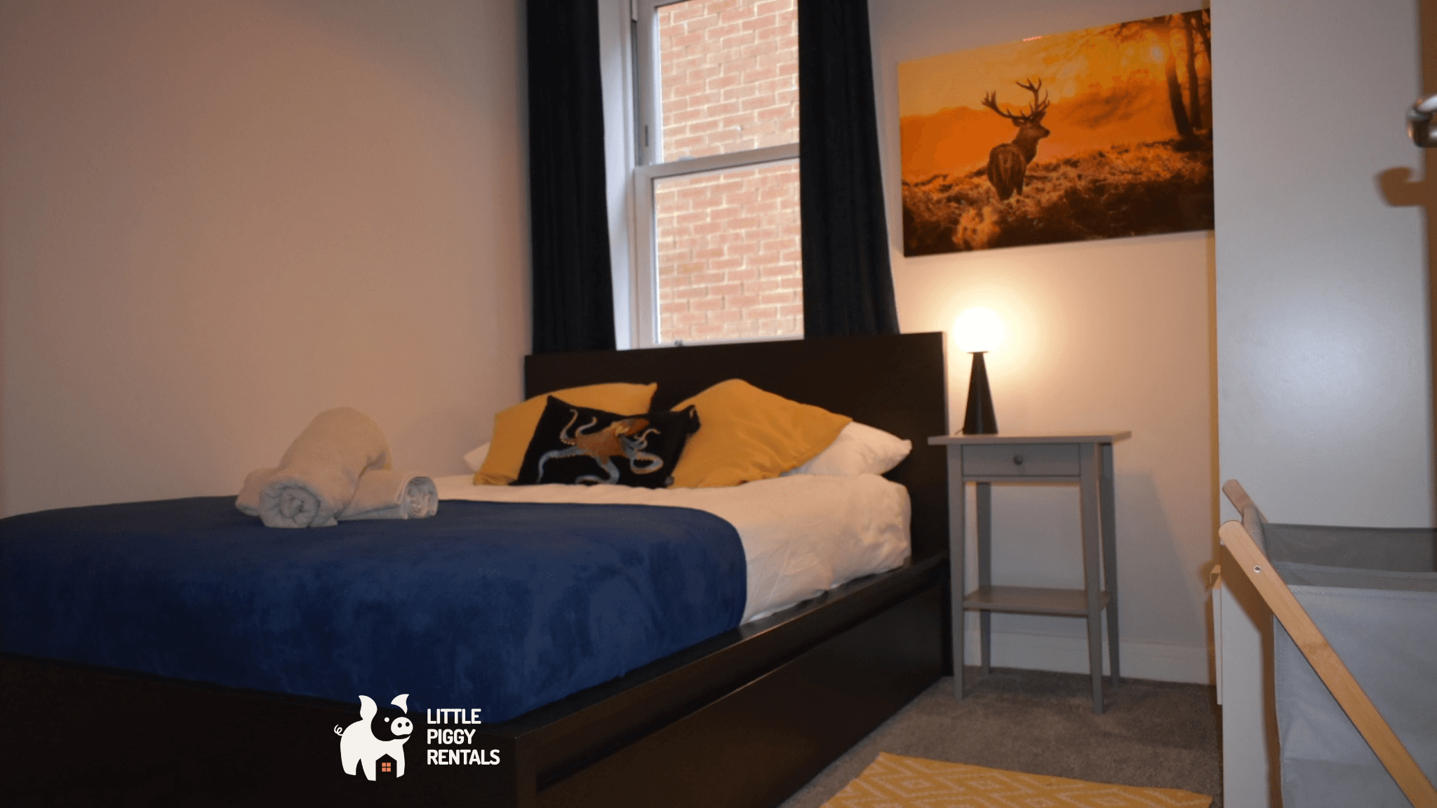 Charming 1-Bed with Private Parking & Full Bath3