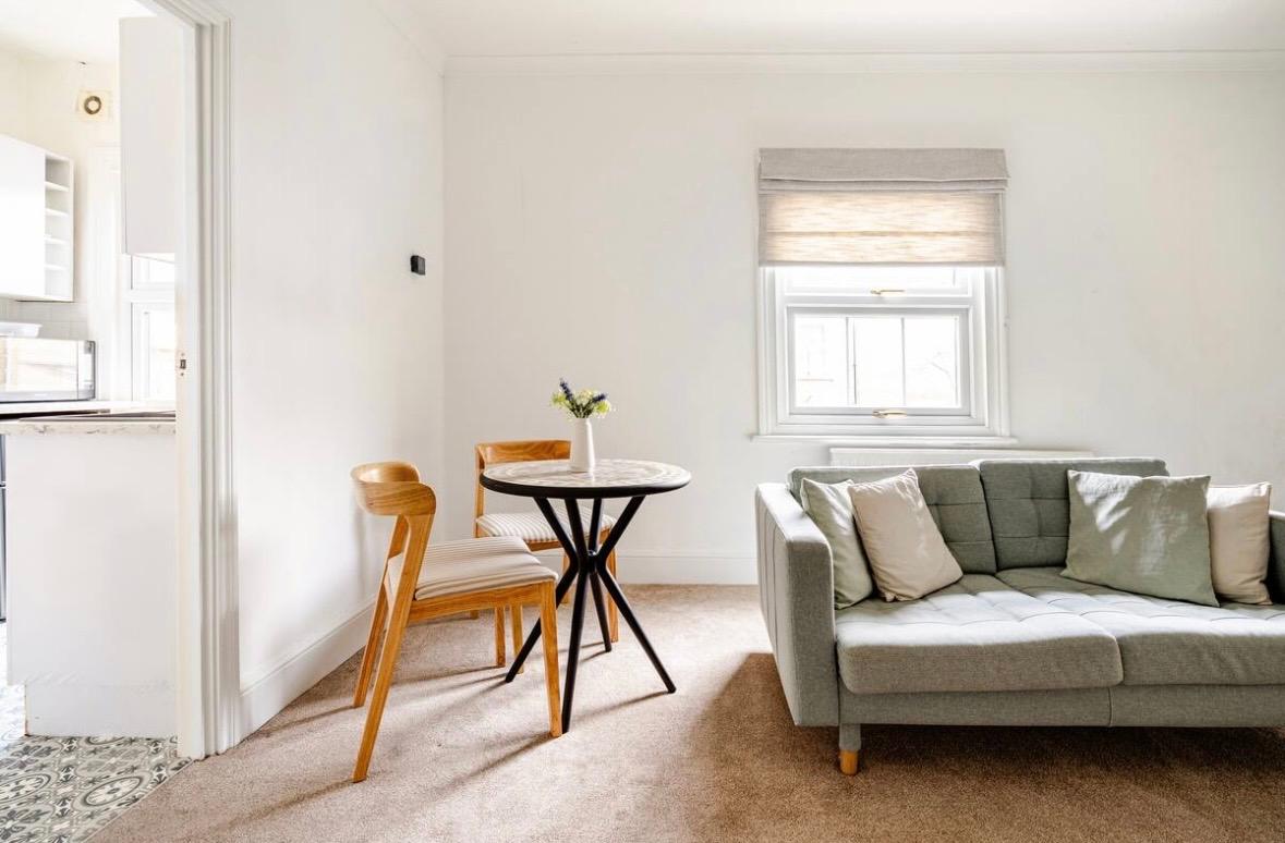 Spacious 1BR Apt near Bedford Stn & Town Centre2