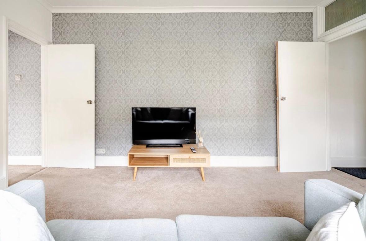 Spacious 1BR Apt near Bedford Stn & Town Centre4