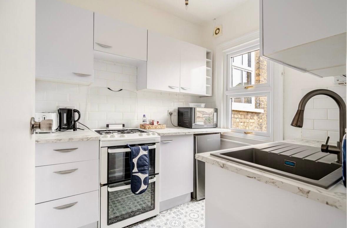 Spacious 1BR Apt near Bedford Stn & Town Centre6