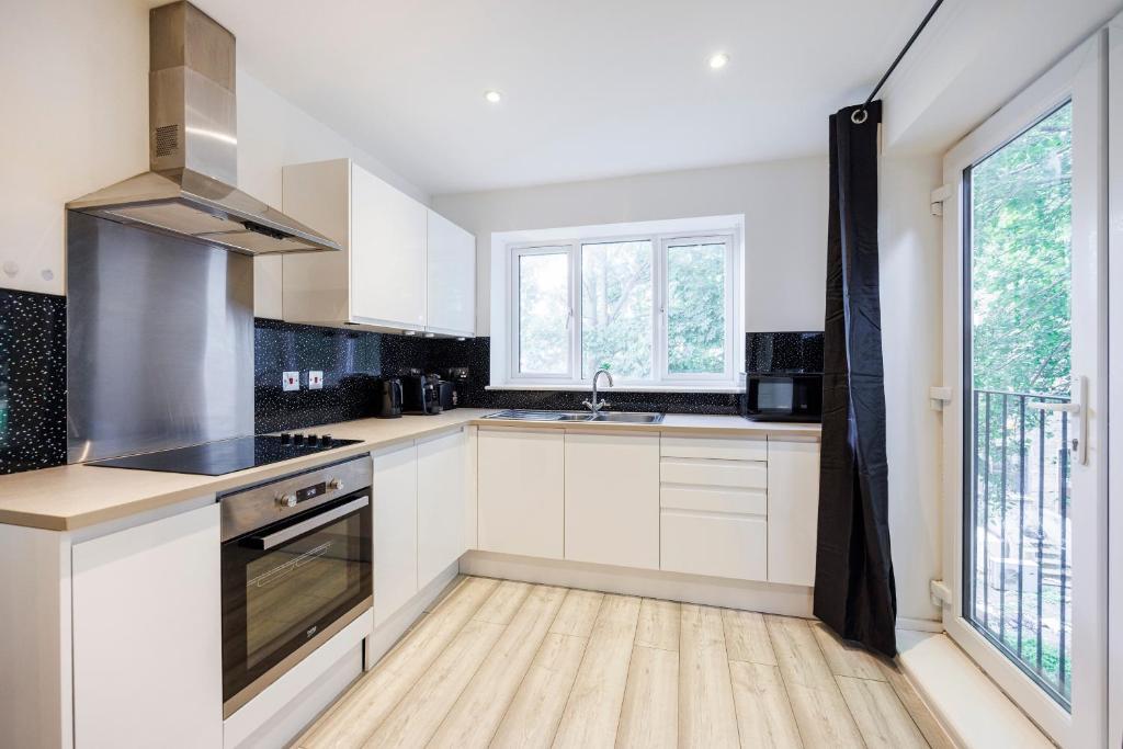 1Bedroom Modern Apartment In City Centre3