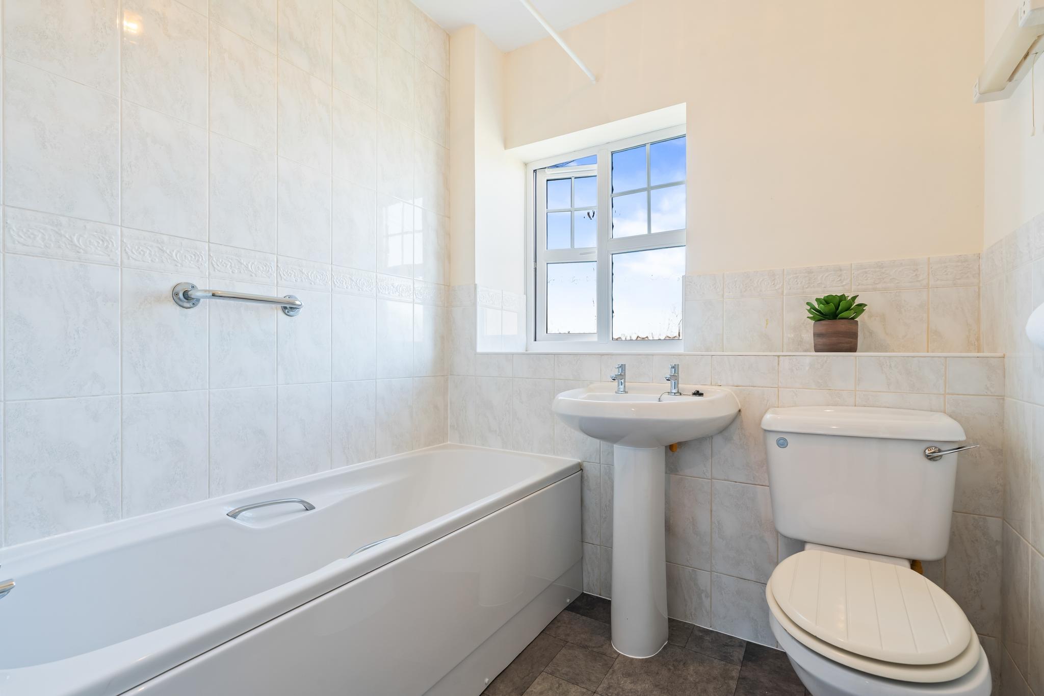 Bright 3BR House | Ideal for Families & Groups4