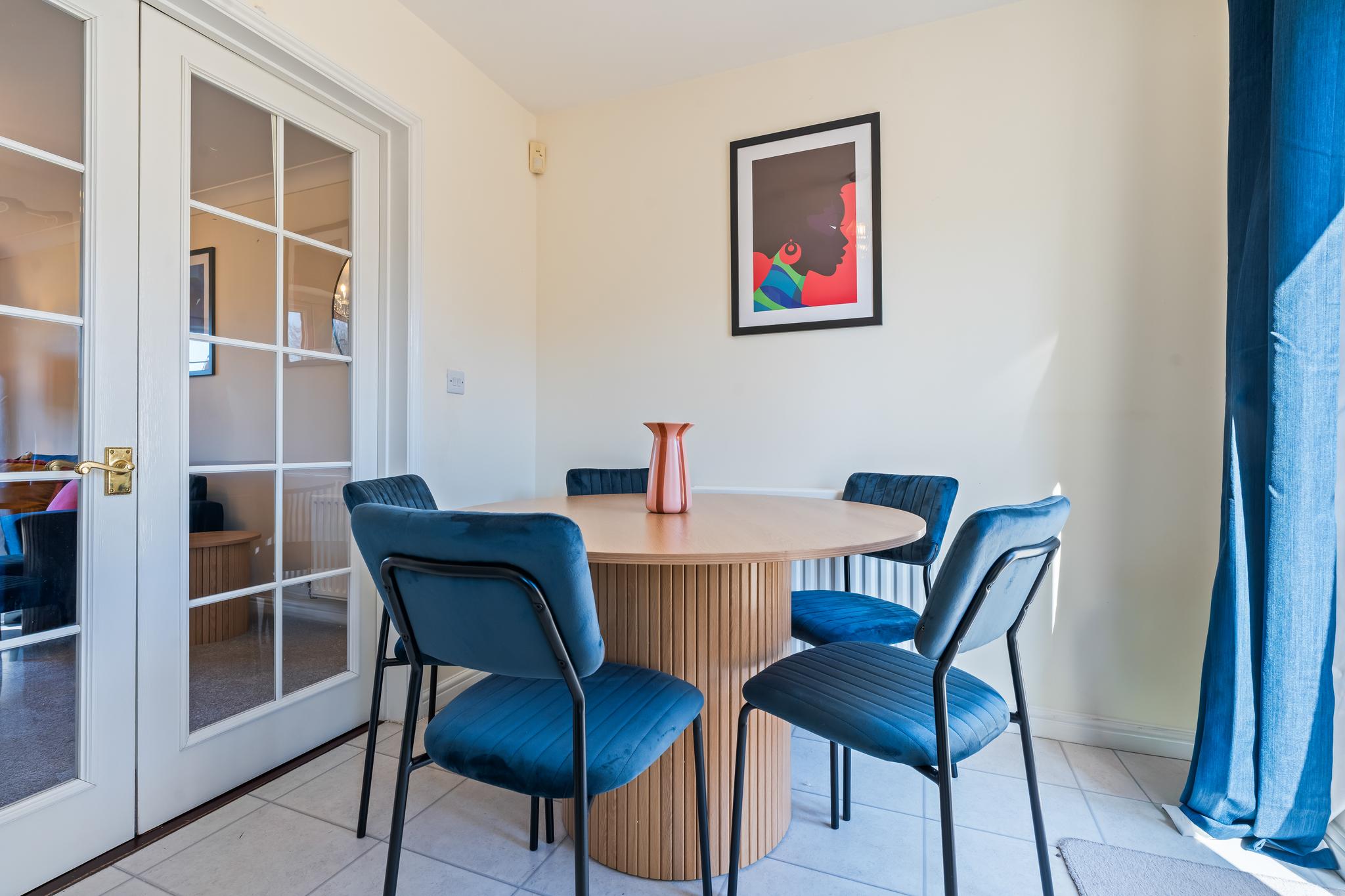 Bright 3BR House | Ideal for Families & Groups6