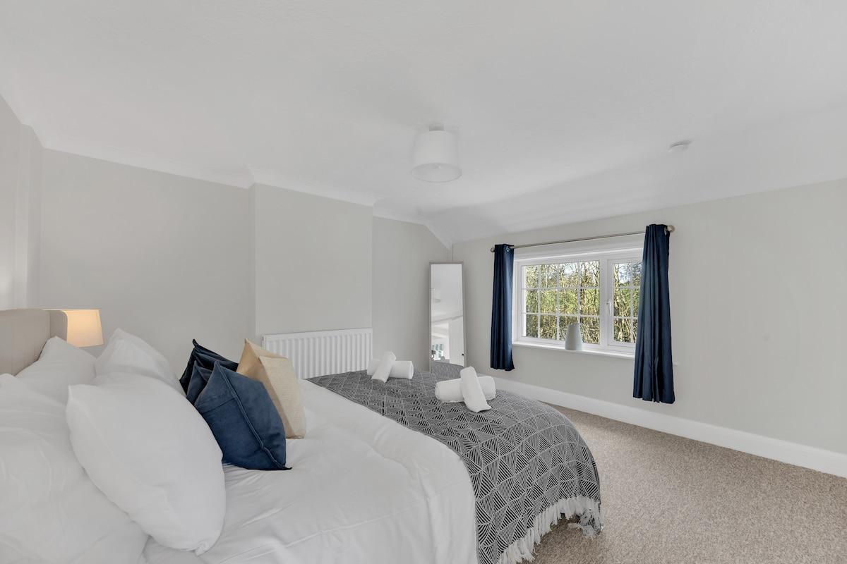 Charming Suffolk Cottage, 3 Bedroom + Parking3