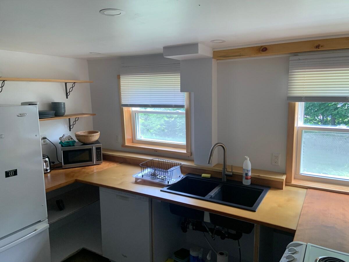 Coastal Oasis: Modern Retreat near Halifax Harbour5