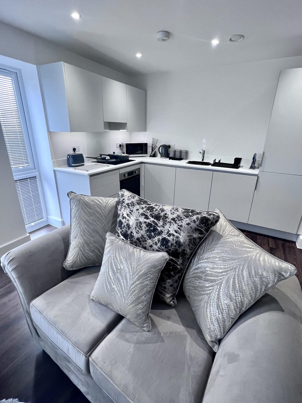 2 bed, Modern apartment close to Bicester Village2