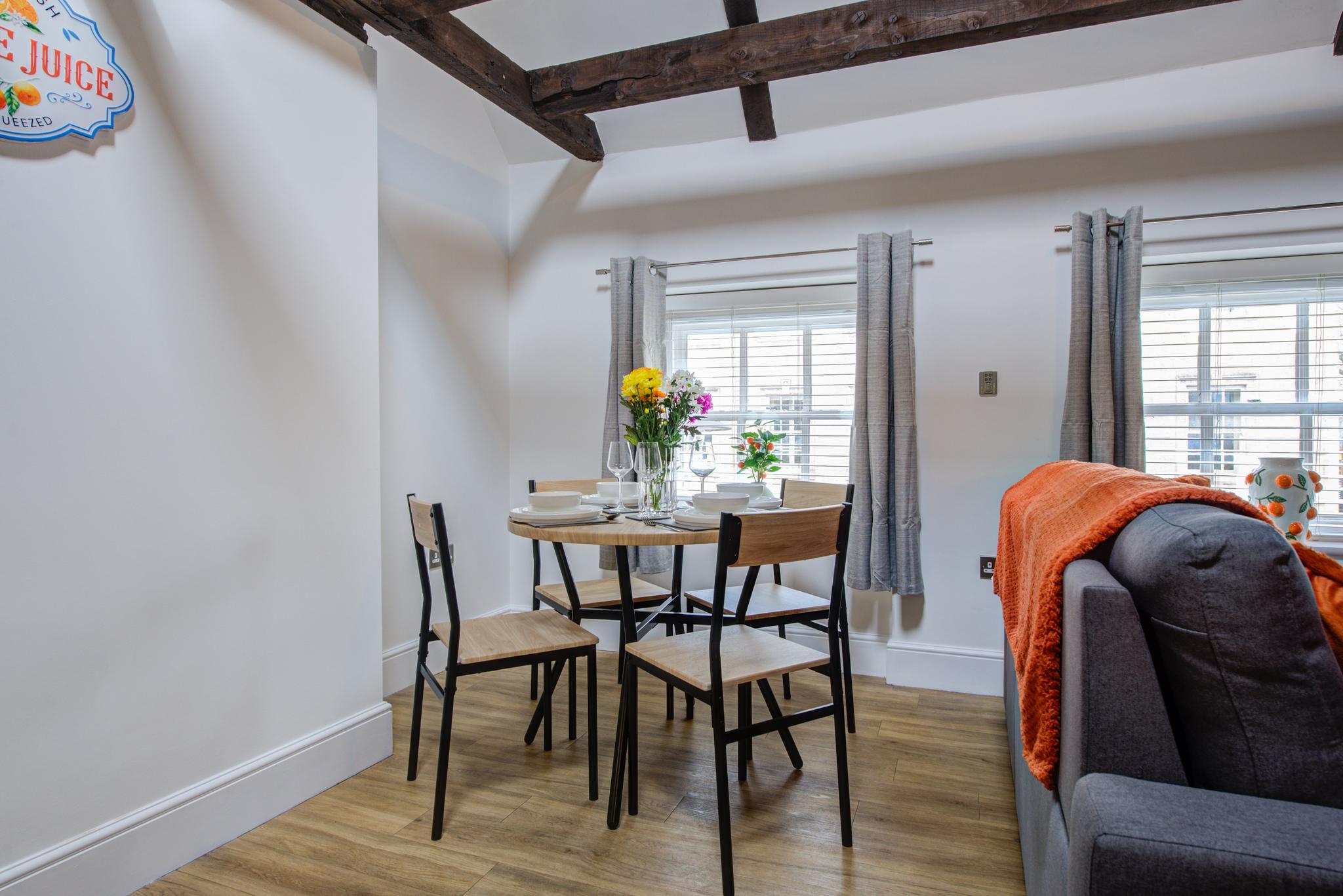 Modern 1 Bed -+Beams + Parking5