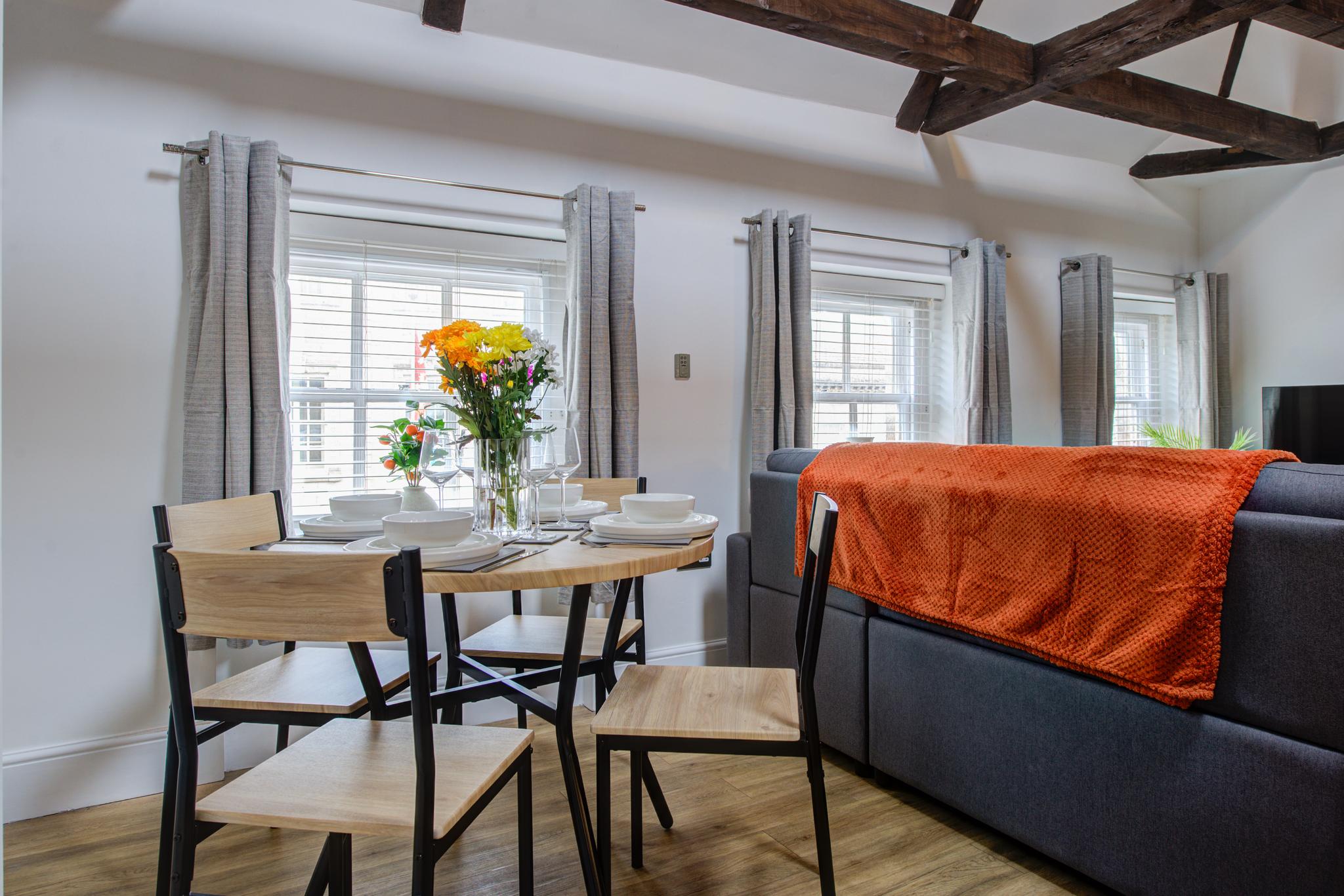 Modern 1 Bed -+Beams + Parking4