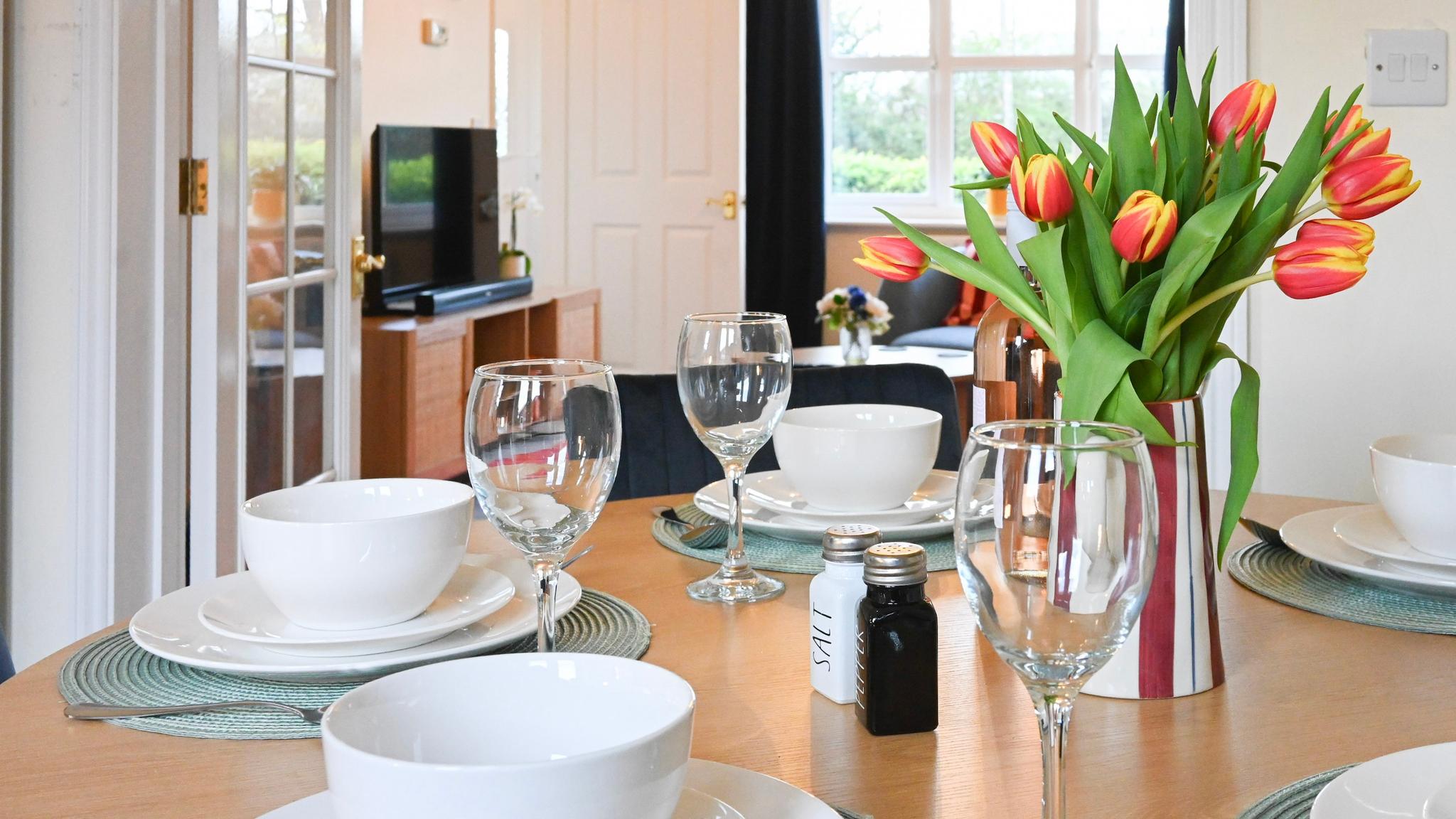 Bright Rural House | Ideal for Families & Groups3