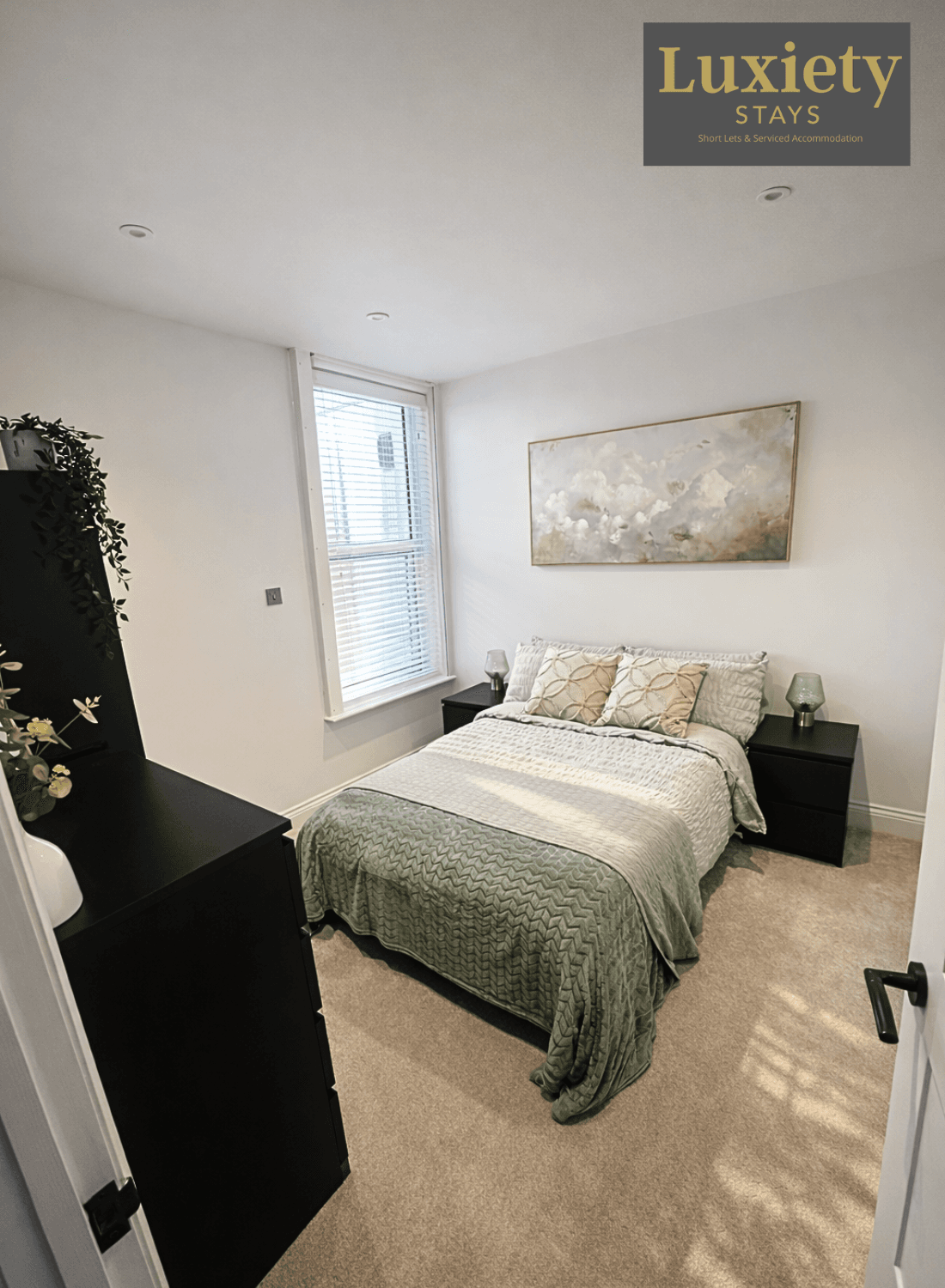 New! Chic & Modern 1BR City Centre by Luxiety Stay3