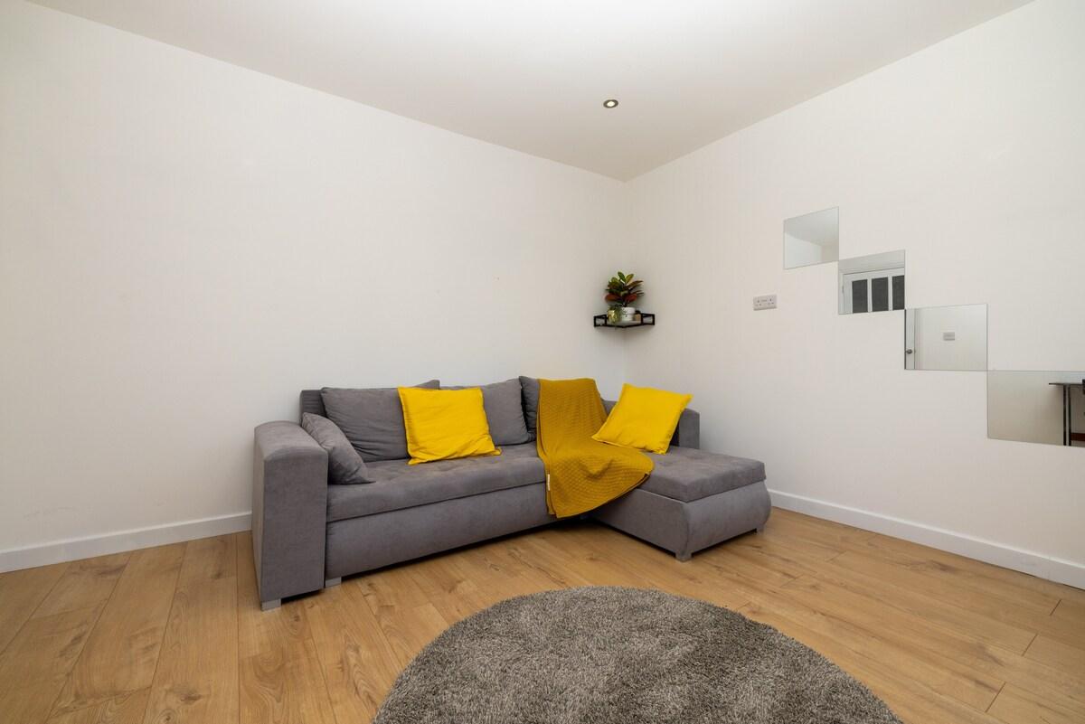 Modern 3BR Home • Sutton, St Helier & Morden6