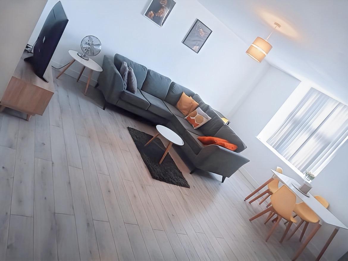 Hull | 2 Bedroom | Free Parking | City Centre